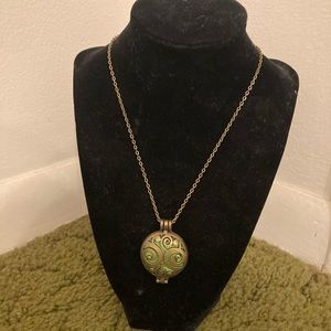 New  green and bronze essential oils diffuser necklace 18  inch chain